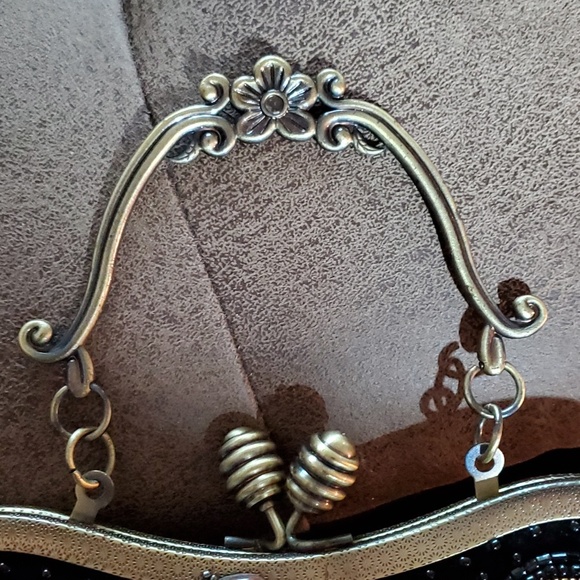 Beaded everywhere Framed Handbag Excellent Condition Beaded On Every Side - Picture 10 of 12